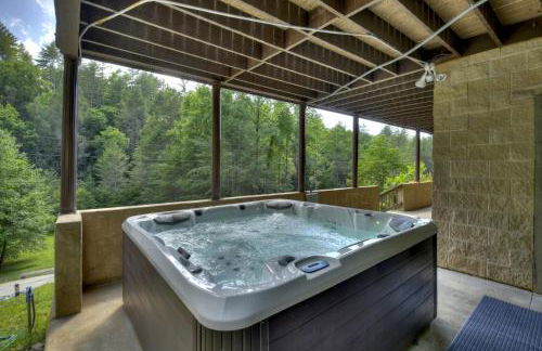 The Chariot - Creek Front with HotTub, Fire Pits, Billiards, EV Charger - Sandalwood Stays - Foto 3