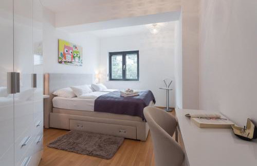 Apartment Navigatio with parking - Photo 39