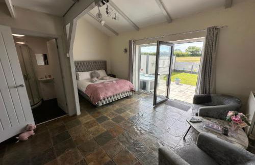 Dwylig Isa Holiday Cottages - Photo 15