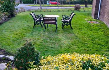 Smitten House 4 Bedroom RHYL - Photo 38