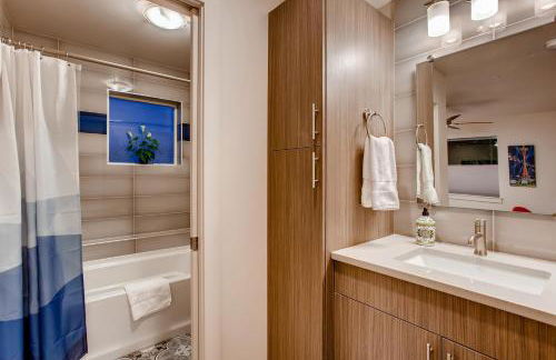 Elegant Townhome Near Old Town, Breweries and River! - Foto 54