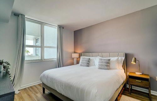 Coconut Grove 1 bedroom condo parking included - Foto 4