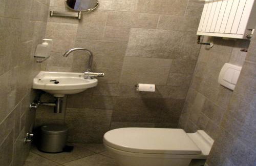 Apartment with large covered terrace, in small residence with swimming pool - Foto 79