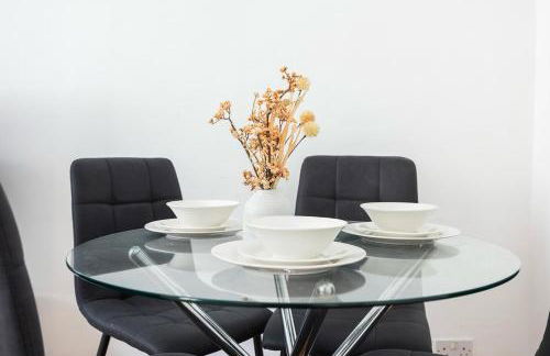 Spacious 1BR Steps from London Bridge & The Shard - Photo 9