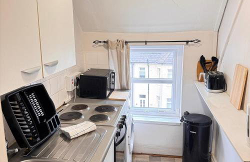 BUDGET APARTMENT - quiet, compact, FREE PARKING & WiFi easy access to Cardiff - LONG TERM OFFER! - Foto 11