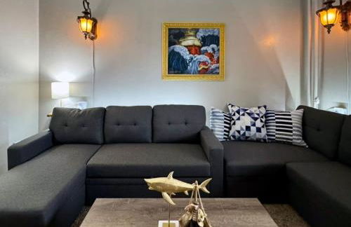 Whole House with Lake and Lift Bridge Overlook for 10 Guests - Foto 6