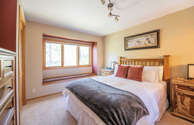 Sunriver by Avantstay Cozy Mountain Home w/ Indoor Pool and Hot Tub - Foto 19