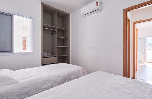 2 QUARTOS com Churrasqueira na Varanda, Piscina, Garagem interna, WiFi 500mbps, Ar Condicionado e Telas de Proteção - Foto 16