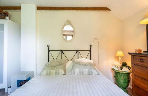 Majestic Holiday Home in Laroque With hot tub - Foto 42