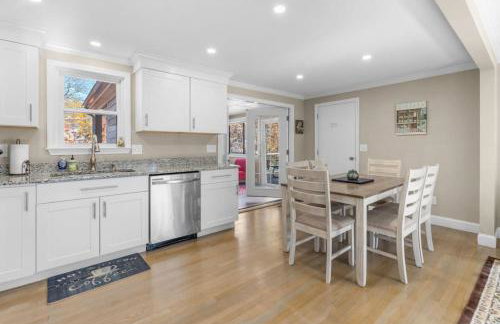 Cozy Spacious Home Walk to the Beach and 1 Mile to Downtown Hyannis - Photo 18