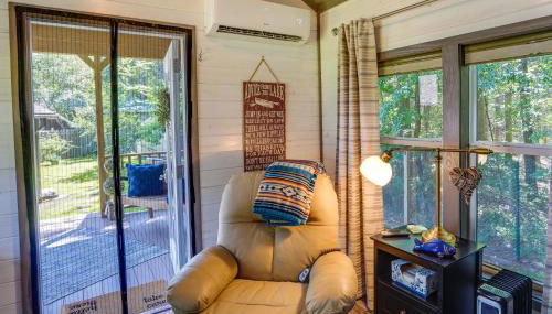 Mayfield Tiny Home with Porch, Walk to Beaches! - Foto 5