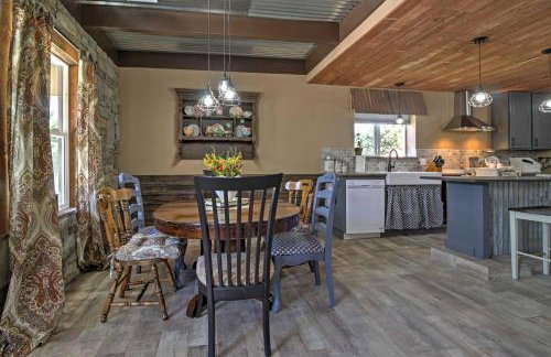 Newly Remodeled Home with Yard in Downtown Caliente! - Foto 6