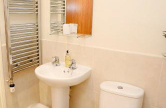 Beautiful cozy 3 bedroom 2 bathroom apartment - Foto 38