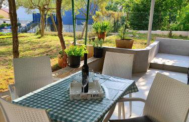 Apartman Tomki - modern, refurbished 2 bedroom apartment - 4 guests - Foto 1