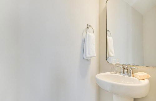 Walk to Boat Ramp Lake Greenwood Getaway! - Foto 19