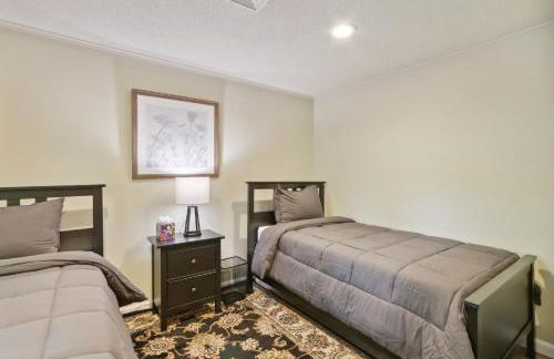 Connecticut Retreat Steps to Historic Downtown! - Foto 16