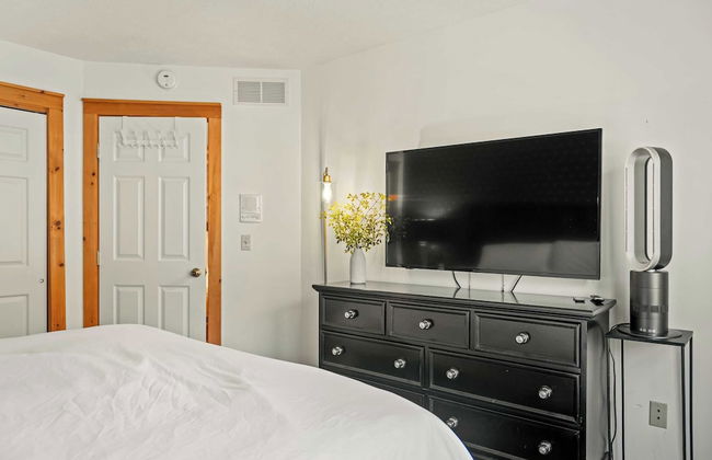 Mountain Escape With Game Room, Balcony & Stunning Views in the Poconos Christina - Foto 30