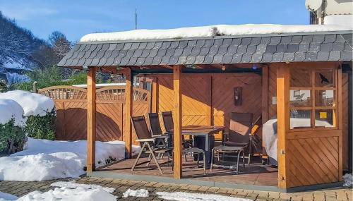 2 Bedroom Cozy Apartment In Finnentrop - Foto 3