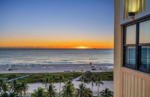Crown Jewel of Ocean Drive- 2 story Penthouse, 4 Bedrooms & Private rooftop spa - Foto 67