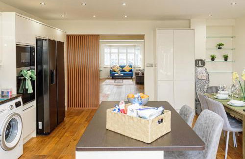 4 Bed 2 Bath, station, parking, long stays - Foto 17