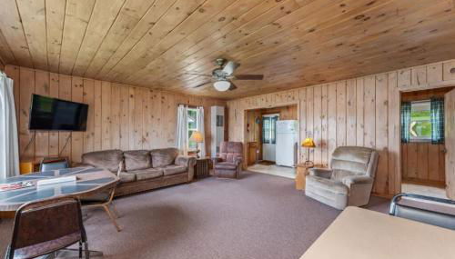 TB 2 Thunder Bay Resort Cabin 2 - Photo 4