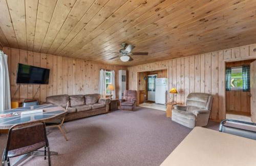 TB 2 Thunder Bay Resort Cabin 2 - Photo 4