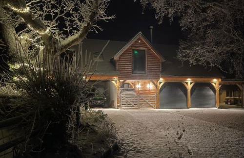 Upper Gelli Luxury Holiday Lodge, Converted Dairy & Cosy Shepherds Huts - Photo 41