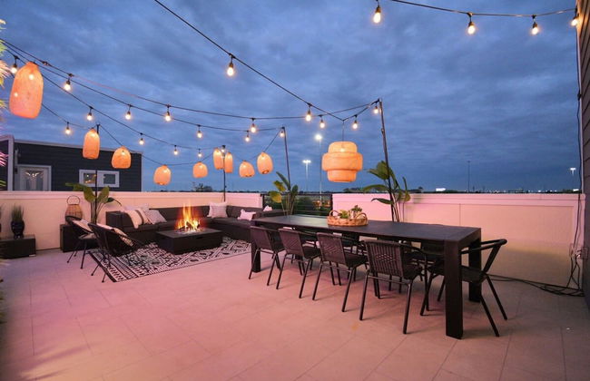 Paradise Palace Best Rooftop in HTX w Hot Tub - Foto 47