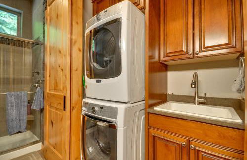 Luxurious Waterfront Retreat with Private Pond! - Foto 19