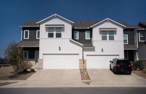 Spacious 4BR Oasis - Pool - Patio - 8 Min to Kalahari - Foto 42