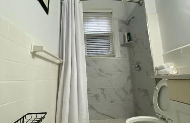 Large DUPLEX Apt 2Bdrm 1Den-Metro - Foto 24