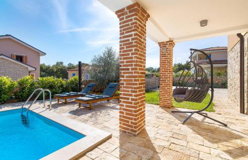 Romantic villa with pool, surrounded by nature - ID 2507 - by TRAVELER tourist agency Krk - Foto 17