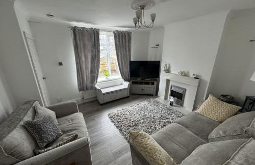 2 Bed Worksop Home - Photo 1