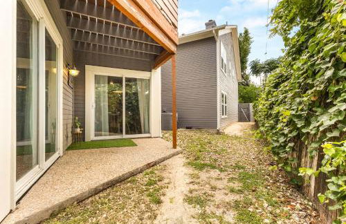 Serene SoCo Escape, Walk to Cafes and Free Parking - Photo 47