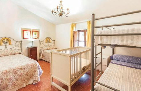 Gorgeous Home In Higuera De La Sierra - Foto 29