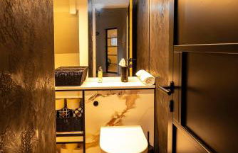 Two-Bedroom House in Beverley Centre with Parking - Foto 9