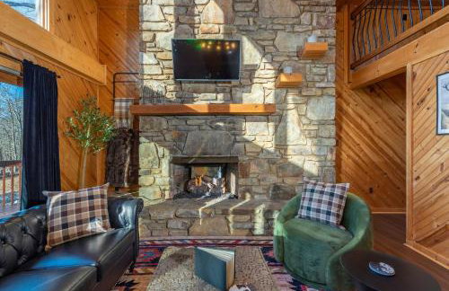 6 Br Cabin Hot Tub Fire Pit Min to Hatley Pointe - Foto 7