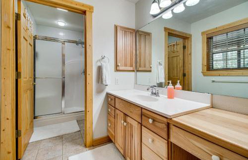 Norfork Lake Access Cabin with Deck and Water View! - Foto 14