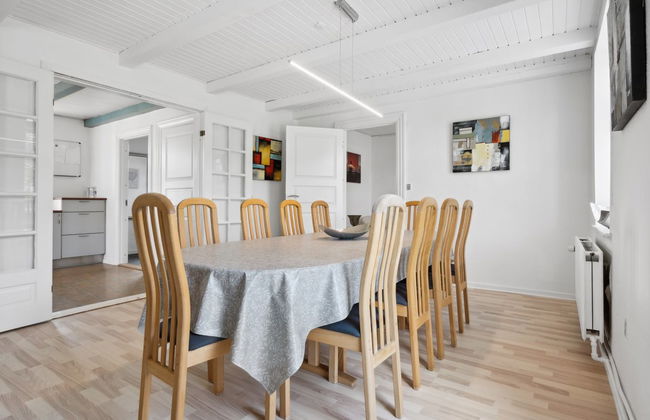 "Essie" - 20km from the sea - Foto 23