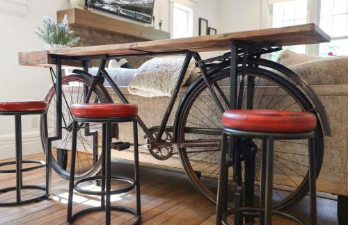 Tovey House-Walk to Downtown and Campus - Photo 15