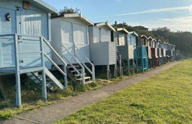 Lovely 1 bed flat 200 metres from beach - Foto 14