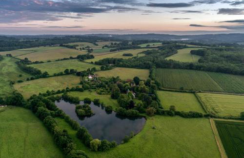 The Challoners - Photo 33