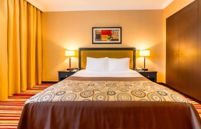 Executive Suites - Photo 13