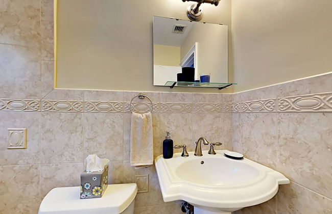 Hidden Gem Vacation Villa w Private Pool Tikihut - Foto 13