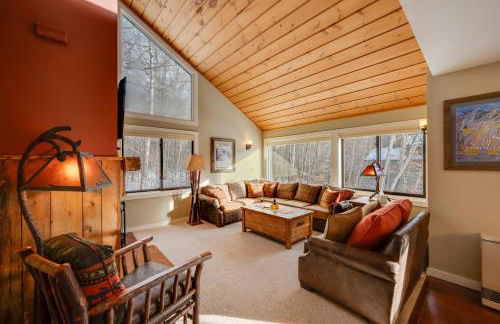 Lincoln Condo with Balcony and View Less Than 2 Mi to Loon Mtn - Foto 4
