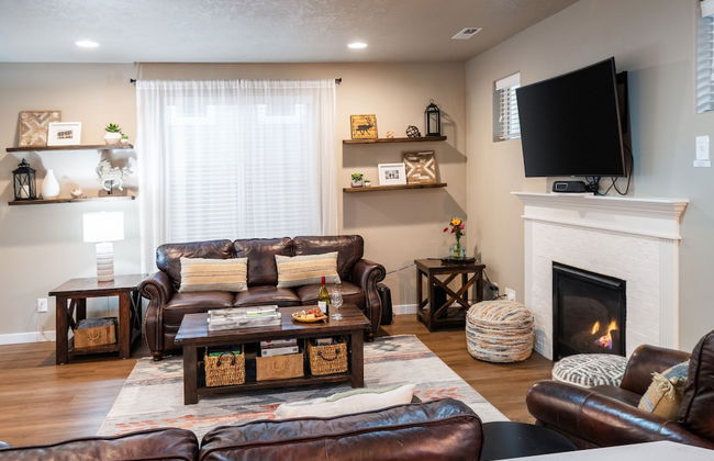 Old Mill Getaway by Avantstay Private Backyard w Hot Tub - Foto 7