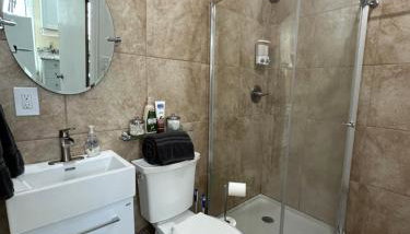 This little house close to hospital,downtown & CFD - Foto 2, Shower