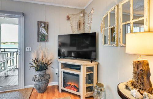 Waterfront Gem with Balcony in Garden City - Foto 6