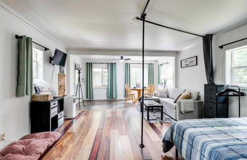 Tiny Woodland Cottage Retreat with Yard in Pelkie - Foto 9