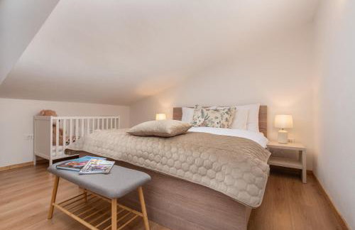 Holiday home Svilaja I Heated pool, family retreat - Photo 6